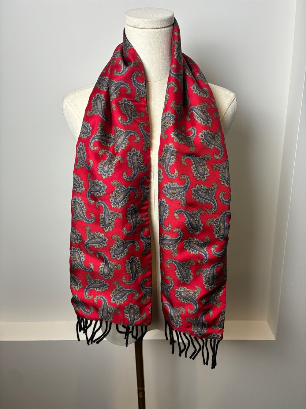 Black and Red Paisley men’s Scarf - Classic Silk and wool Accessory